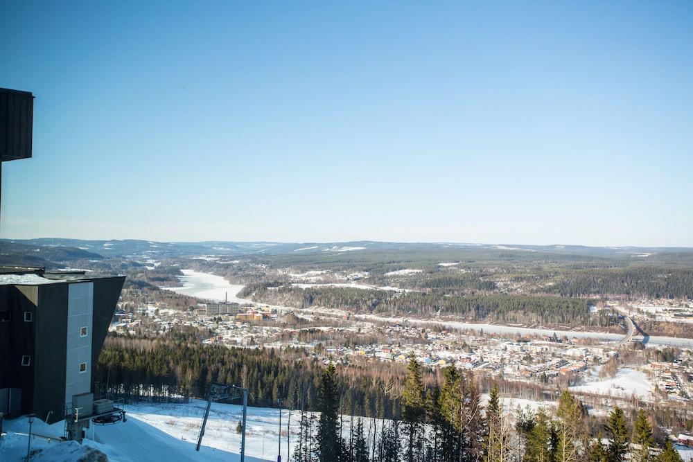Hotell Hallstaberget Sollefteå エクステリア 写真